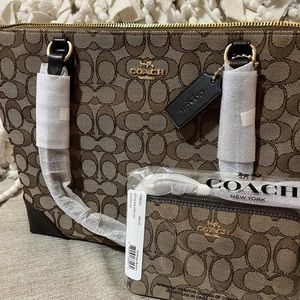 Brand new with tags, Brown Coach pocket book with matching wristlet!!!
